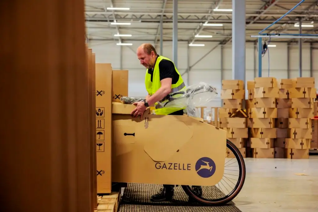 Value added logistics voor fietsen bij JCL Logistics