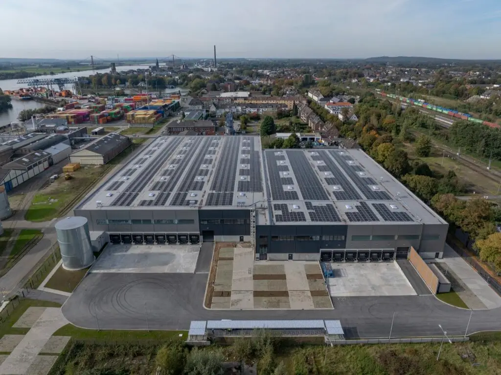 Luchtfoto van de JCL Logistics vestiging in Emmerich am Rhein